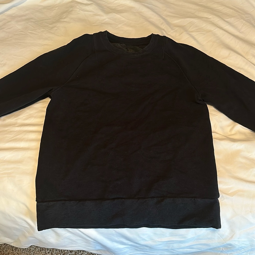 Lululemon Men’s Small Pullober Sweatshirt with stitching on back